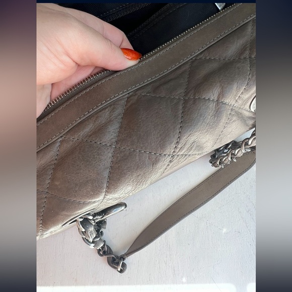 Chanel two tone quilted leather bowling bag - Picture 11 of 12